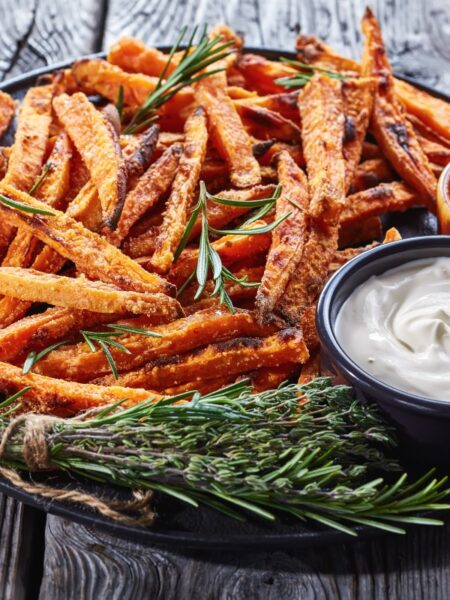 Süßkartoffel-Pommes aus dem Ofen